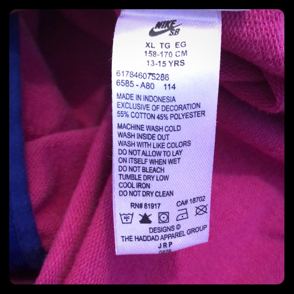 SOLD.  Girls Nike Sweatshirt - Picture 6 of 6
